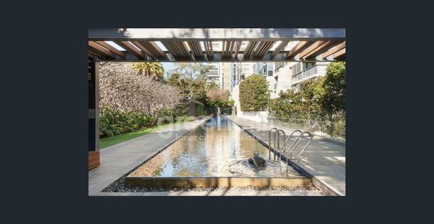 EAST FACING BRIGHT & PRIVATE ONE BEDROOM APARTMENT - Photo 1