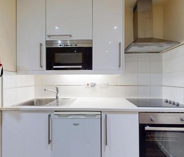 Studio to rent - Photo 6