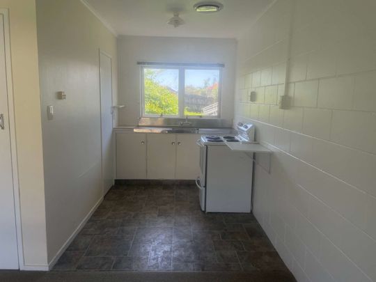 Two Bedroom Unit Close to Town - Photo 1