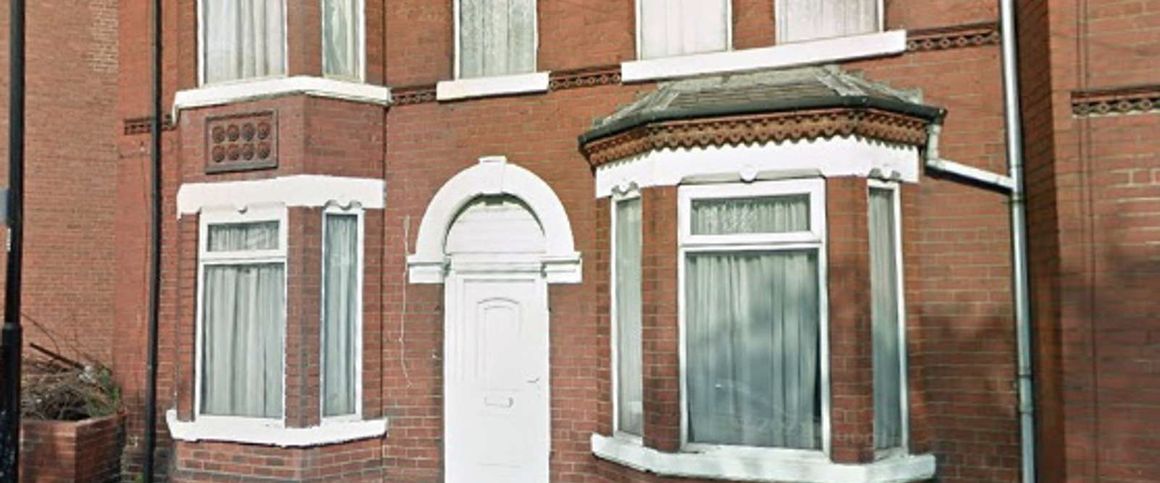 Cross Street Room 1 - Photo 1