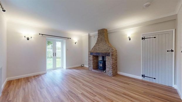2 bedroom detached bungalow to rent - Photo 1