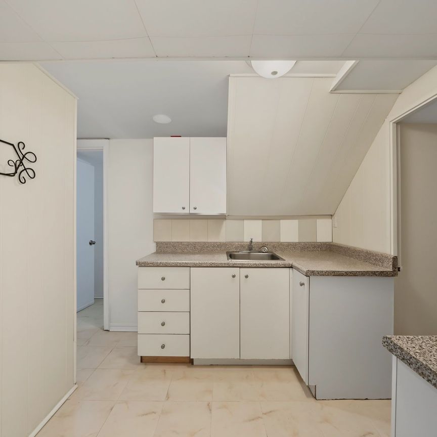 For Lease - 166 Collings Avenue, Bradford West Gwillimbury, Ontario - Photo 1