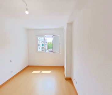 Piso de alquiler en Centro - Photo 1