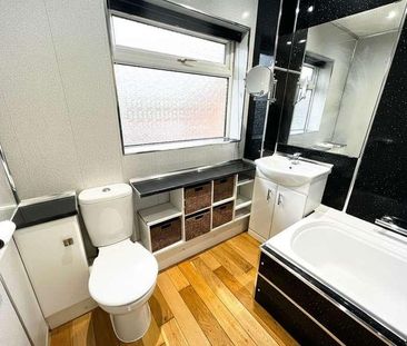 Shenstone Drive, Balsall Common, CV7 - Photo 2