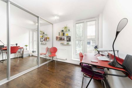 2 bedroom flat to rent - Photo 2