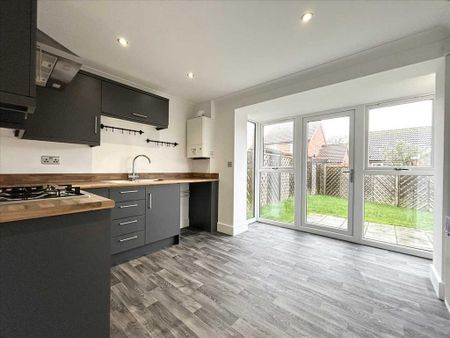 3 bedroom terraced house to rent - Photo 2