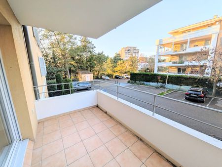 AIX EN PROVENCE APPARTEMENT T2 TERRASSE ET PARKING, - Photo 2