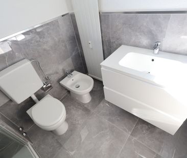 Moderno appartamento di 3.5 locali appena ristrutturato a Coldrerio - Foto 3