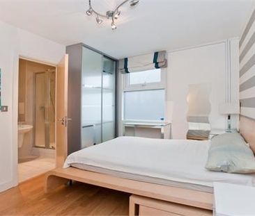 2 Bed Flat, Angel Lane, E15 - Photo 2