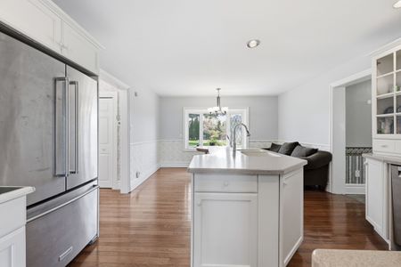 For Lease - 8 Lakeshore Drive, Hamilton, Ontario - Photo 2