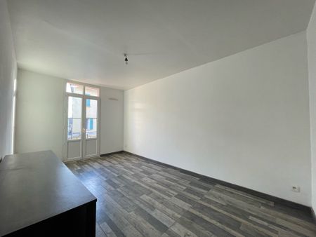 Location Appartement 2 pièces 34m² LE LAVANDOU 83980 - Photo 4