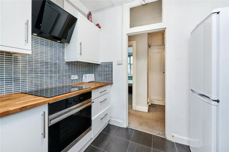 3 bedroom flat to rent - Photo 3