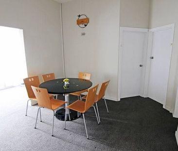 House in central city with space for business. - Photo 2