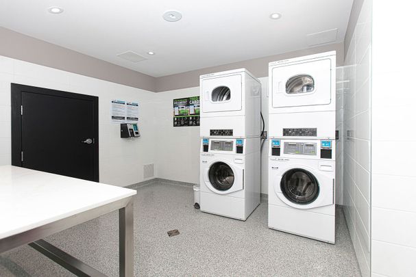 4851 Côte-St-Luc Road - The Mooncrest - Photo 1