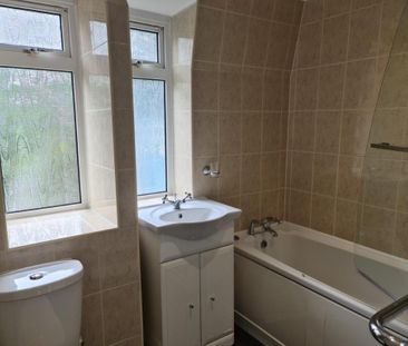 3 bedroom terraced house to rent - Photo 6