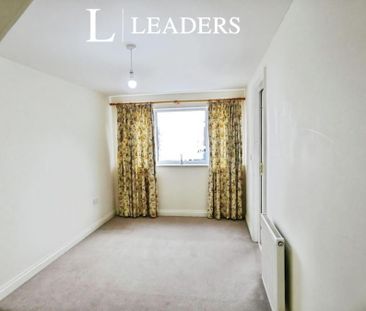 4 bedroom house to rent Scholars Way, Berry Hill, Mansfield, NG18 - Photo 2