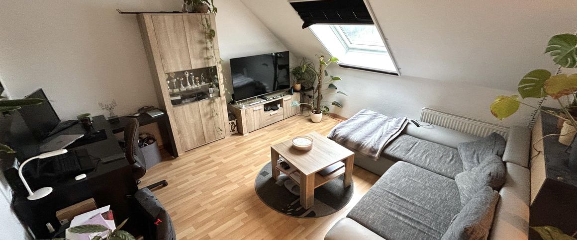 Perfekter Rückzugsort: Moderne 2-Raum-Wohnung mit Balkon in Gröningen - Photo 1