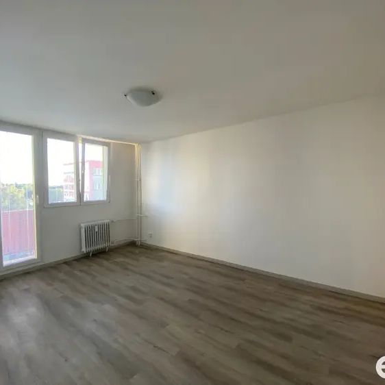 Pronájem bytu 2+1 s balkonem - Photo 1