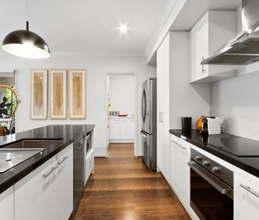 3 Woodgate Street, Oxley QLD 4075 - House For Rent - $900 | Domain - Photo 6