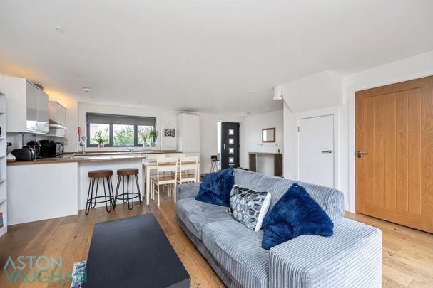 3 bedroom end of terrace house to rent - Photo 1