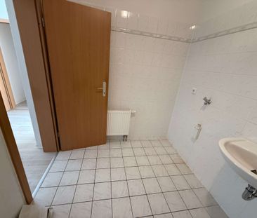 TOP 2-Zi.-Whg. / mit Balkon / moderner Bodenbelag - Foto 1