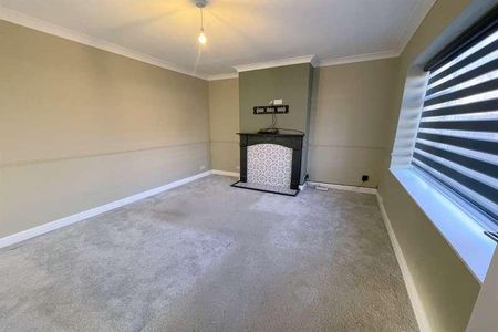 Crawley Crescent, BN22 - Photo 2