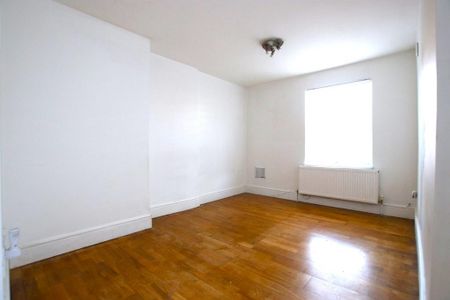 2 bedroom maisonette to rent - Photo 3