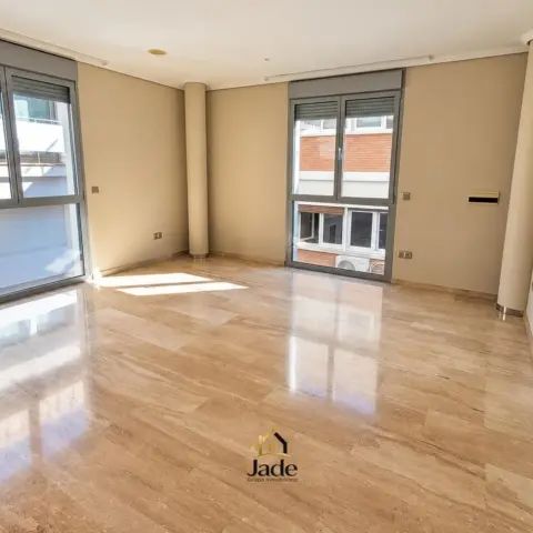 Piso en alquiler en Centro - Photo 1
