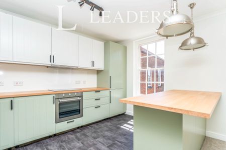 2 bedroom apartment to rent North Street, Gosport, PO12 - Photo 5