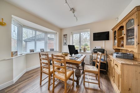 4 bedroom detached house to rent - Photo 5