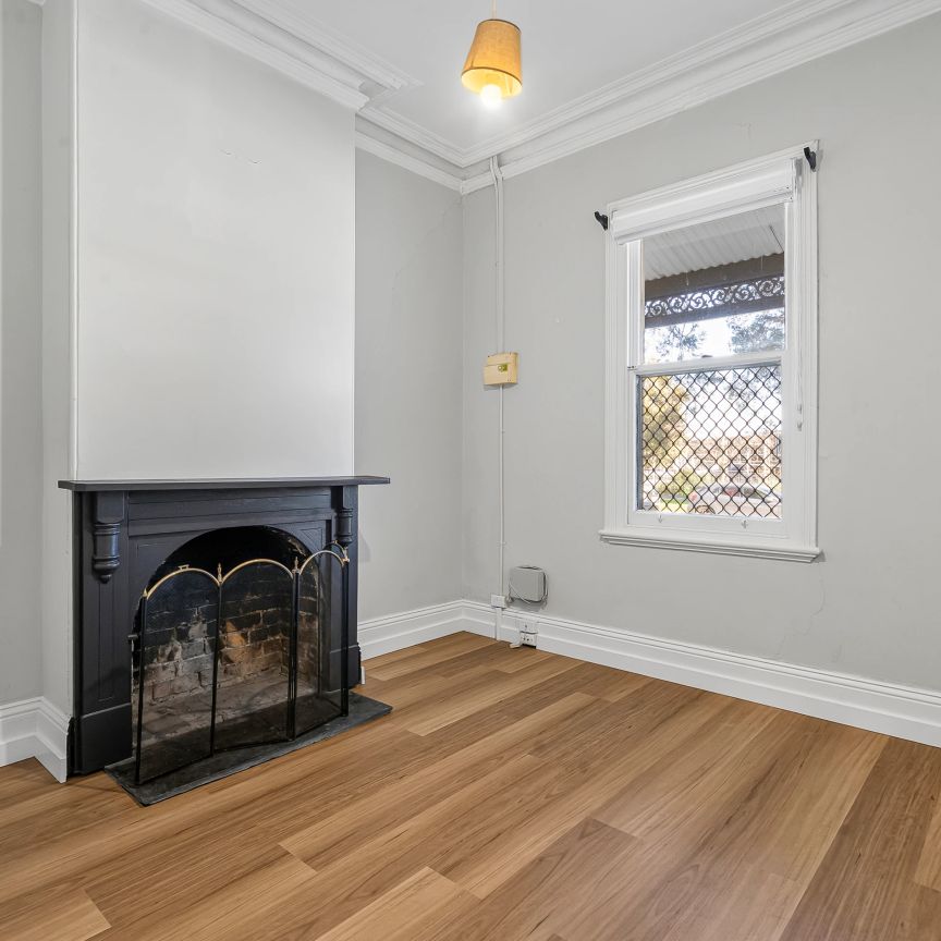 Charming Home in West Melbourne - Photo 1
