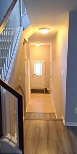 End unit townhouse with 3 beds 2.5 baths-Kanata- Available Immediately - Photo 4