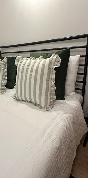 1 bedroom in a flat share to rent - Photo 1