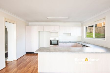 Absolute Waterfront Cottage - Lakeside Living at Its Best! - Photo 5