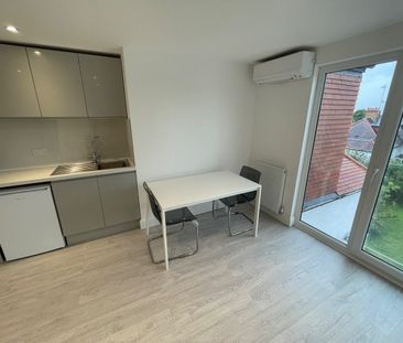 Studio Flat, Wycombe Gardens, NW11 - Photo 1