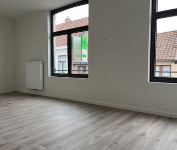 Gerenoveerde stadswoning met 3 kamers en gezellige stadskoer te cen... - Photo 4