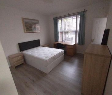 2 bedroom private hall to rent - Photo 3