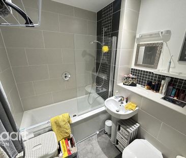 2 bedroom flat to rent - Photo 4