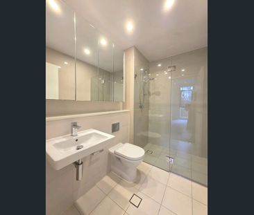 Modern 2 Bedroom Apartment In the heart of Ryde - Photo 6