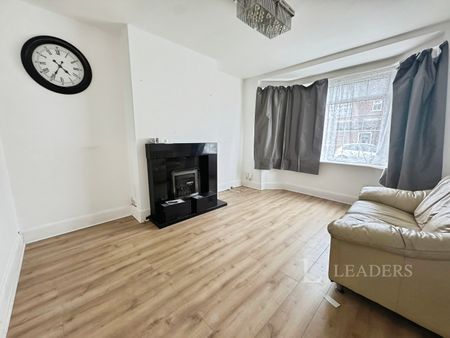 4 bedroom semi-detached to rent Wharncliffe Road, Loughborough - Photo 3