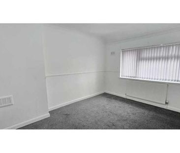 3 bedroom end of terrace house to rent - Photo 3