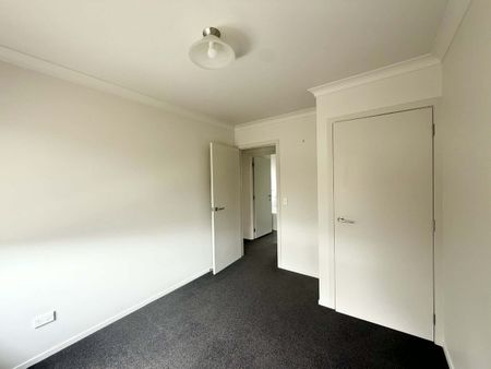 Outstanding On Omata - Photo 4