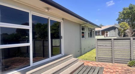 Dream Home in Queenwood! - Photo 4