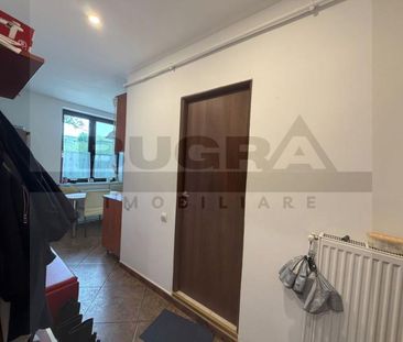 Apartament de 2 camere, decomandat, 54 mp, 2 parcari, zona Garii - Photo 3