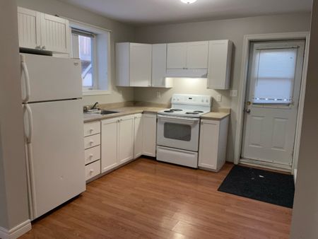 75 A Eastbourne Crescent - $1300 P.O.U. - Photo 4