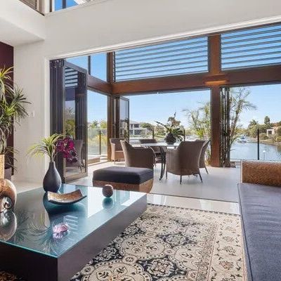 Helensvale - Photo 1