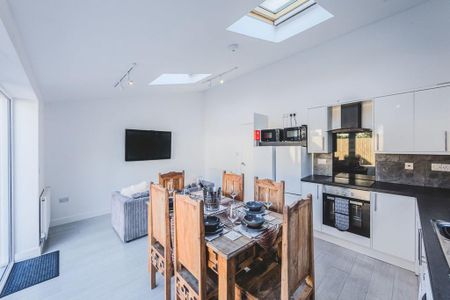 1 bedroom house of multiple occupation to rent - Photo 3