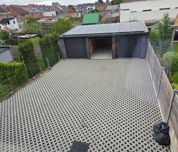 Gerenoveerde woning met drie slaapkamers en garage - Photo 2
