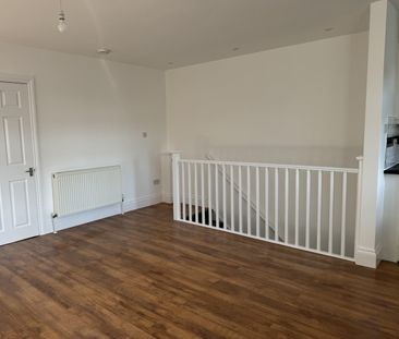 2 Bedroom Flat - Photo 3