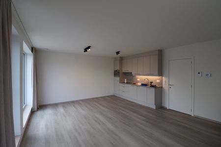 2-Slaapkamer-appartement (BEN) op de 1ste verdieping met lift, terras, ondergrondse autostaanplaats en kelderberging. - Photo 5